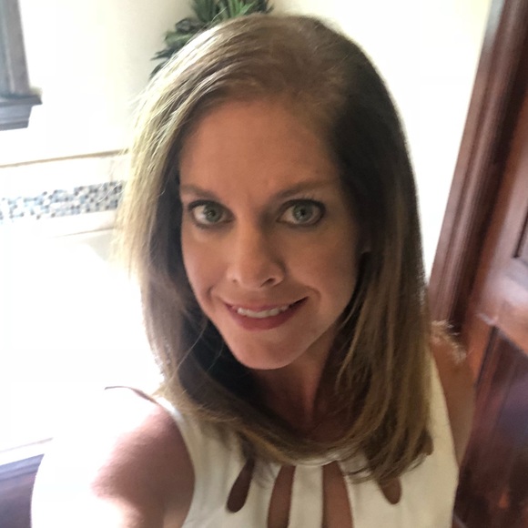 Meet your Posher, Lori - Picture 4 of 6